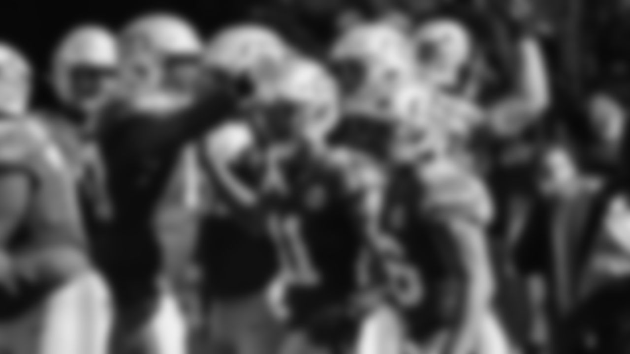 Seahawks tackle Charles Cross (67) vs. the Tampa Bay Buccaneers in Week 5.