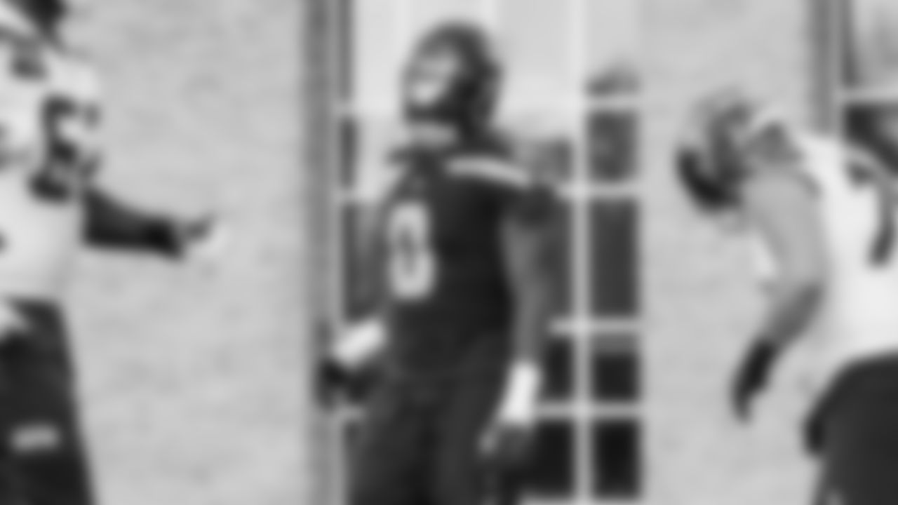 Seahawks defensive end DeMarcus Lawrence (0) practiced on Thursday, November 20 at the Virginia Mason Athletic Center.