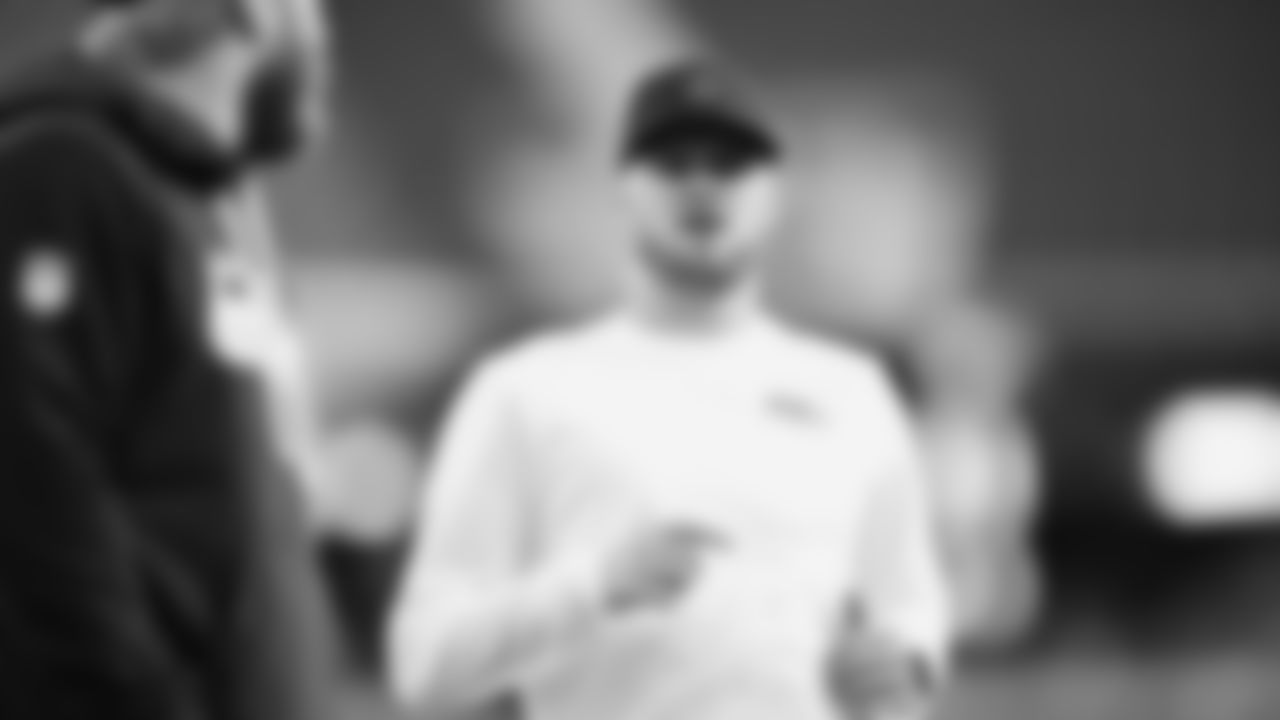 Seahawks quarterback Sam Darnold (14) warms up at Levi's Stadium for the Week 18 matchup vs. the 49ers.