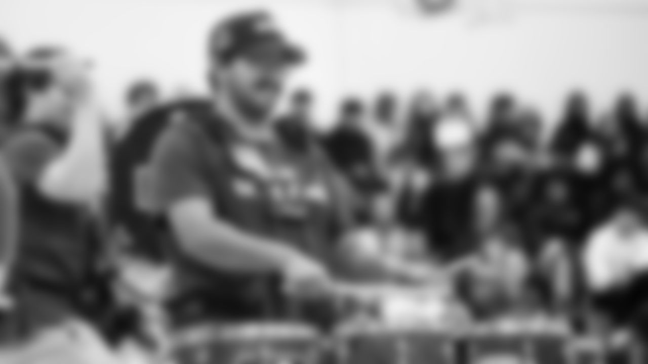 Students at Washington Middle School were surprised with a pep rally on Friday, bringing together the unique tie between sport and music. Blue Thunder, Seahawks Dancers and Legend Lofa Tatupu played a Super Bowl edition of Seahawks trivia, as well as a performance by Blue Thunder and special appearance by Seattle music legend and lead guitarist for Pearl Jam, Mike McCready.