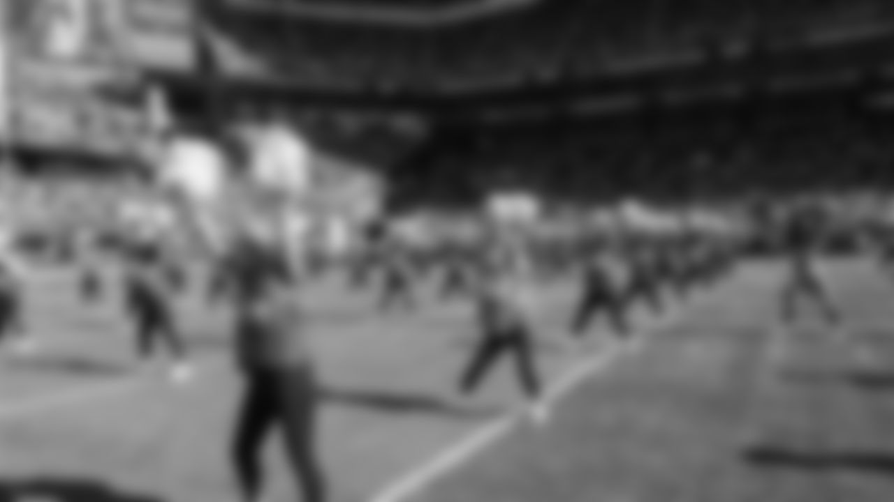 On Saturday, October 5th, Sea Gals/Seahawks Dancers alumni performed at Lumen Field.