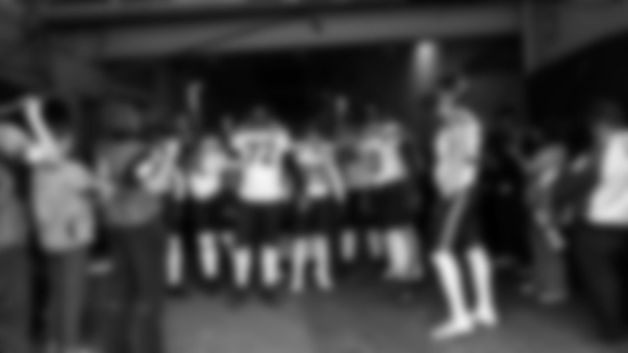 The Seahawks during pregame warmups at SoFi Stadium for the Week 11 matchup at the L.A. Rams.