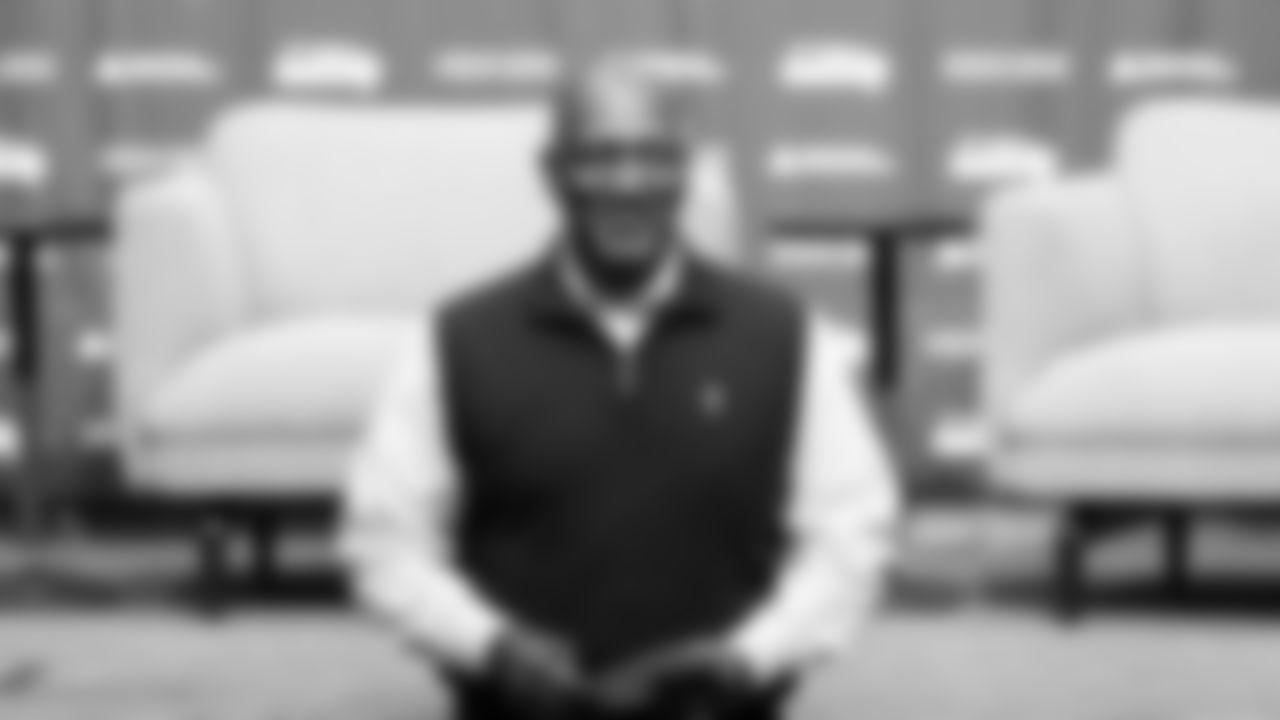 On February 19, ONYX, the Seahawks Black Employee Resource Group, in partnership with the DEI team, hosted its 2nd annual Black History Month celebration, 50 Years Strong: Celebrating Black Excellence & the Seahawks Legacy, at the Virginia Mason Athletic Center.