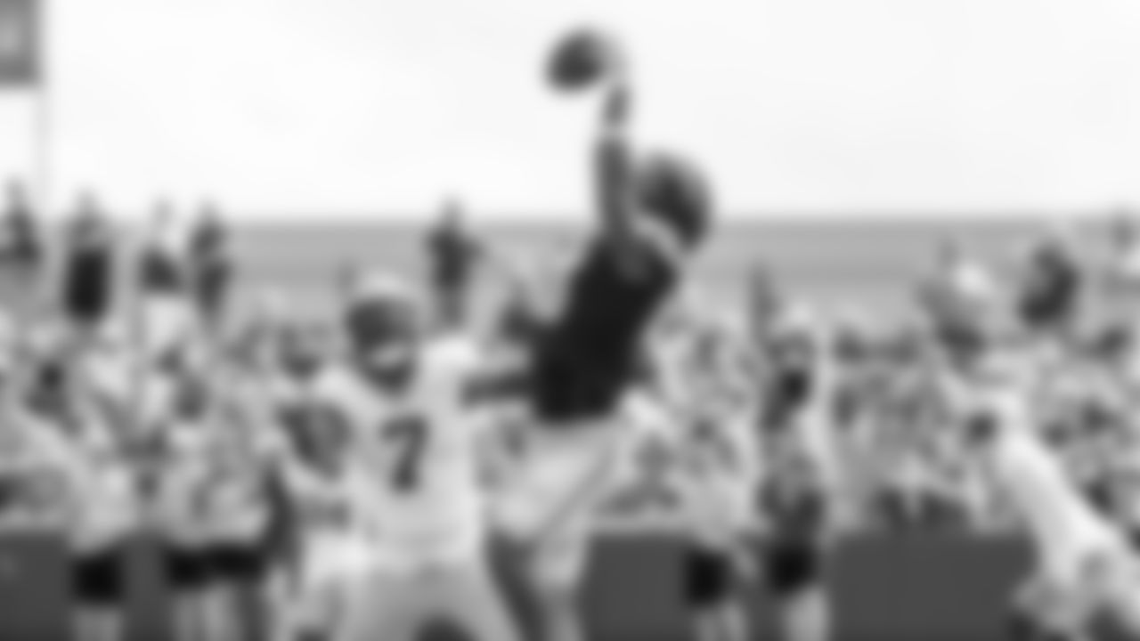 Seahawks tight end Elijah Arroyo (18) participated in a joint practice with the Packers at Ray Nitschke Field in Green Bay, Wisconsin.