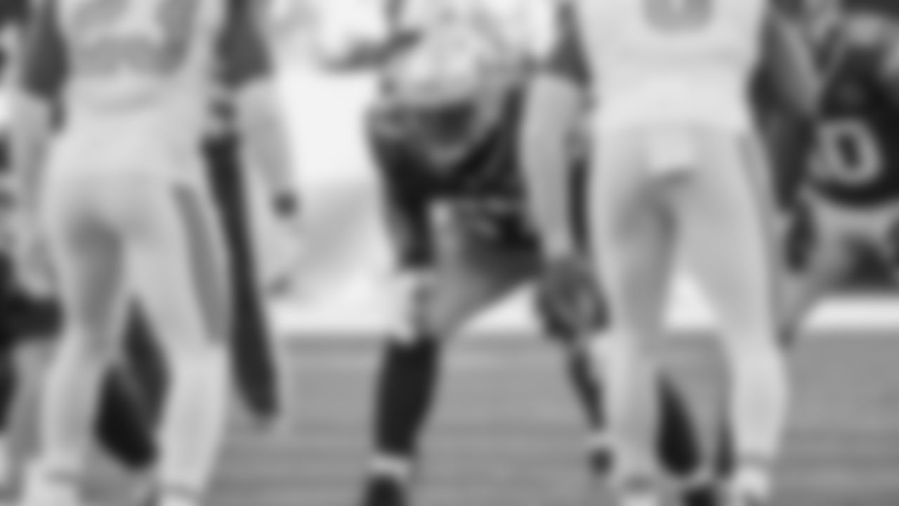 Seahawks tackle Charles Cross (67) vs. the Tampa Bay Buccaneers in Week 5.