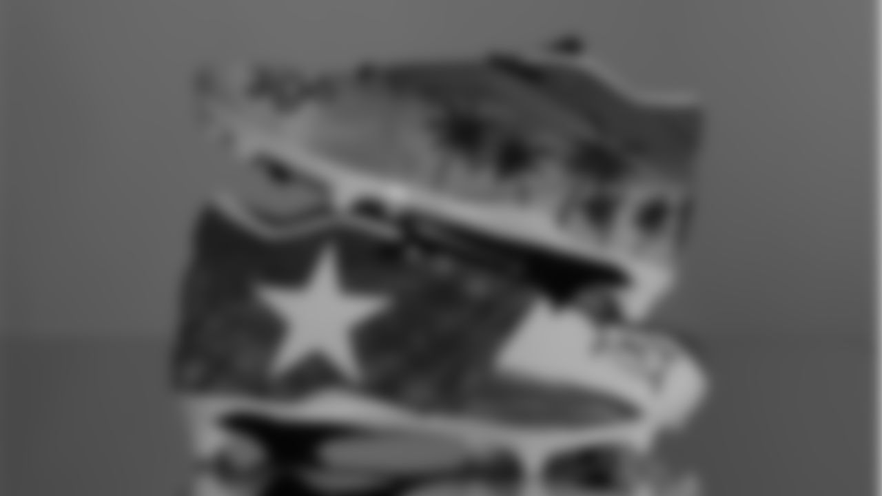 Seahawks center Federico Maranges (62) - El Centro De La Raza