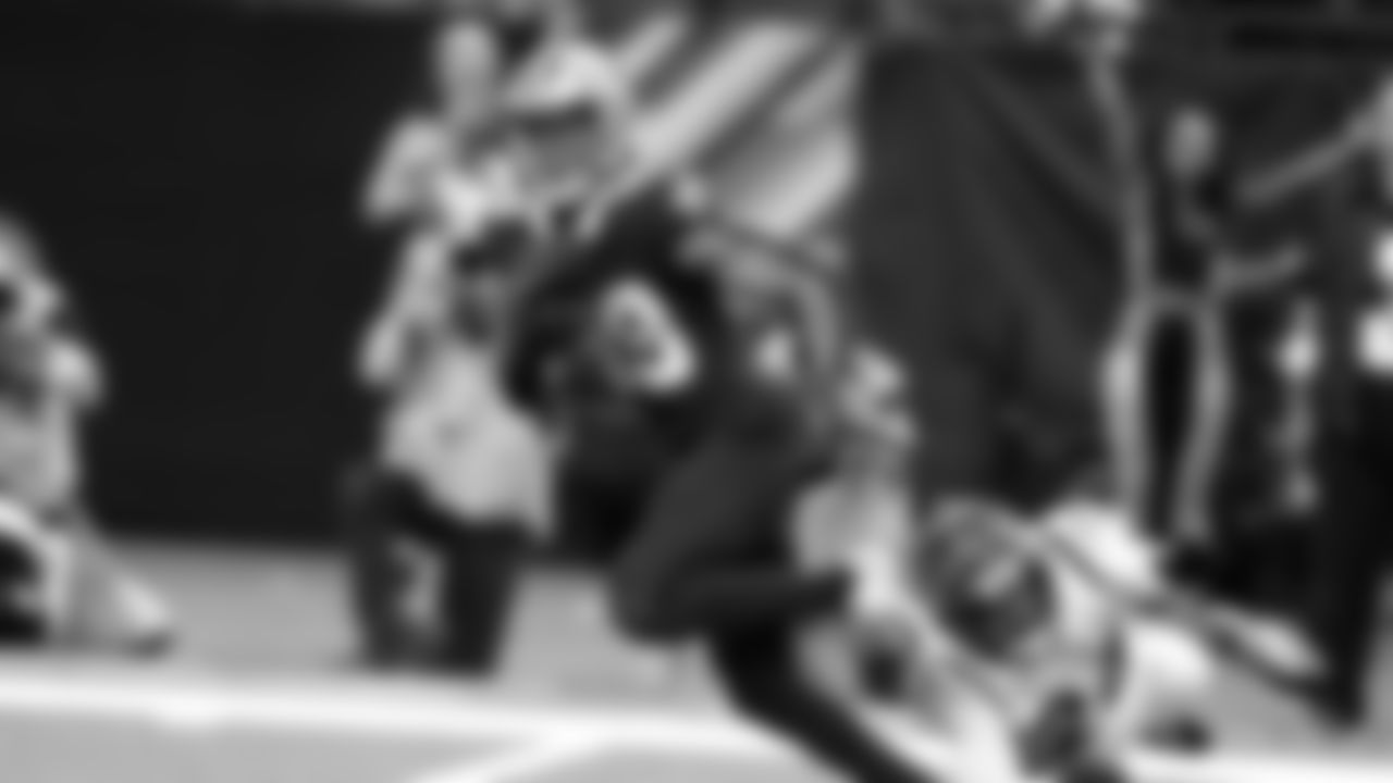 New Orleans Saints wide receiver Rashid Shaheed (89) runs for a touchdown against the Cincinnati Bengals' Vonn Bell (24) during the first half of an NFL football game in New Orleans, Sunday, Oct. 16, 2022. (AP Photo/Butch Dill)