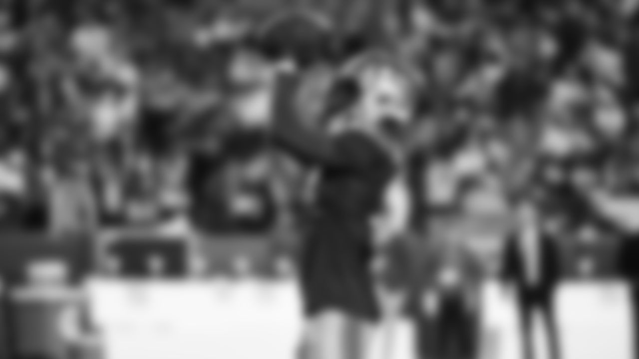 Seahawks cornerback Devon Witherspoon (21) warms up at Northwest Stadium for the Sunday Night Football matchup at the Washington Commanders in Week 9.