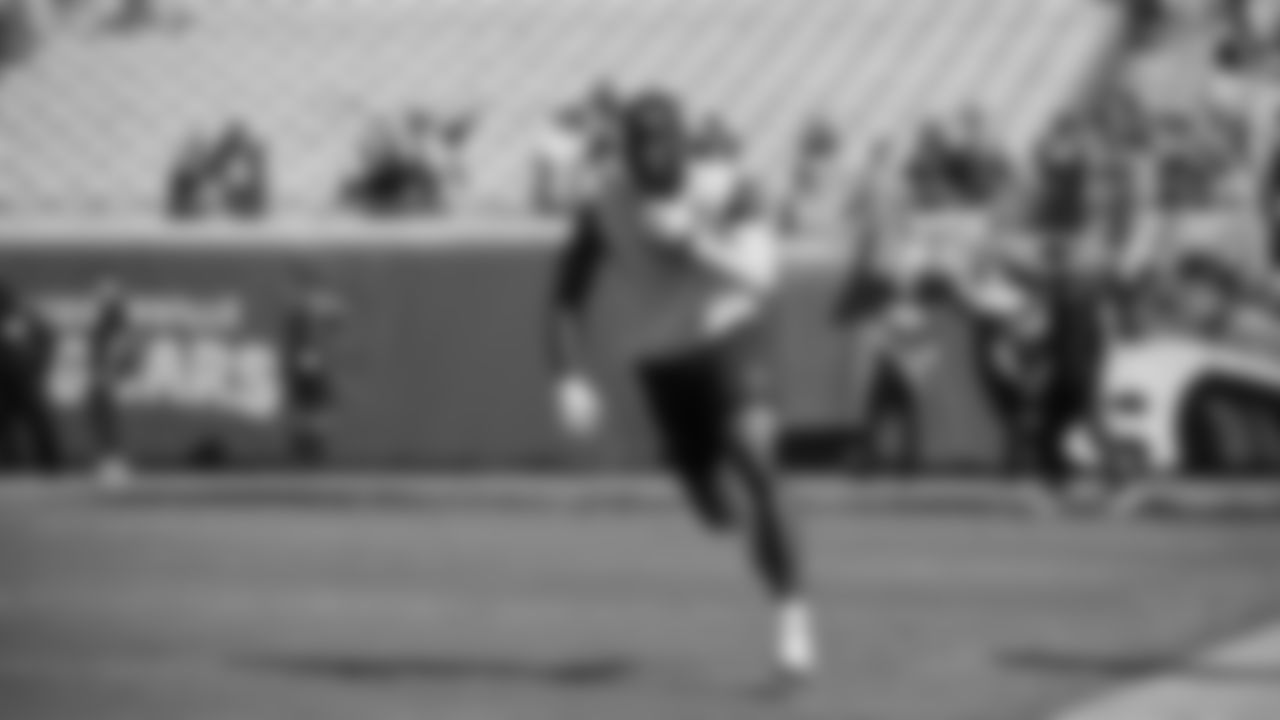 Seahawks wide receiver Dareke Young (83) warms up at EverBank Stadium on October 12, 2025.