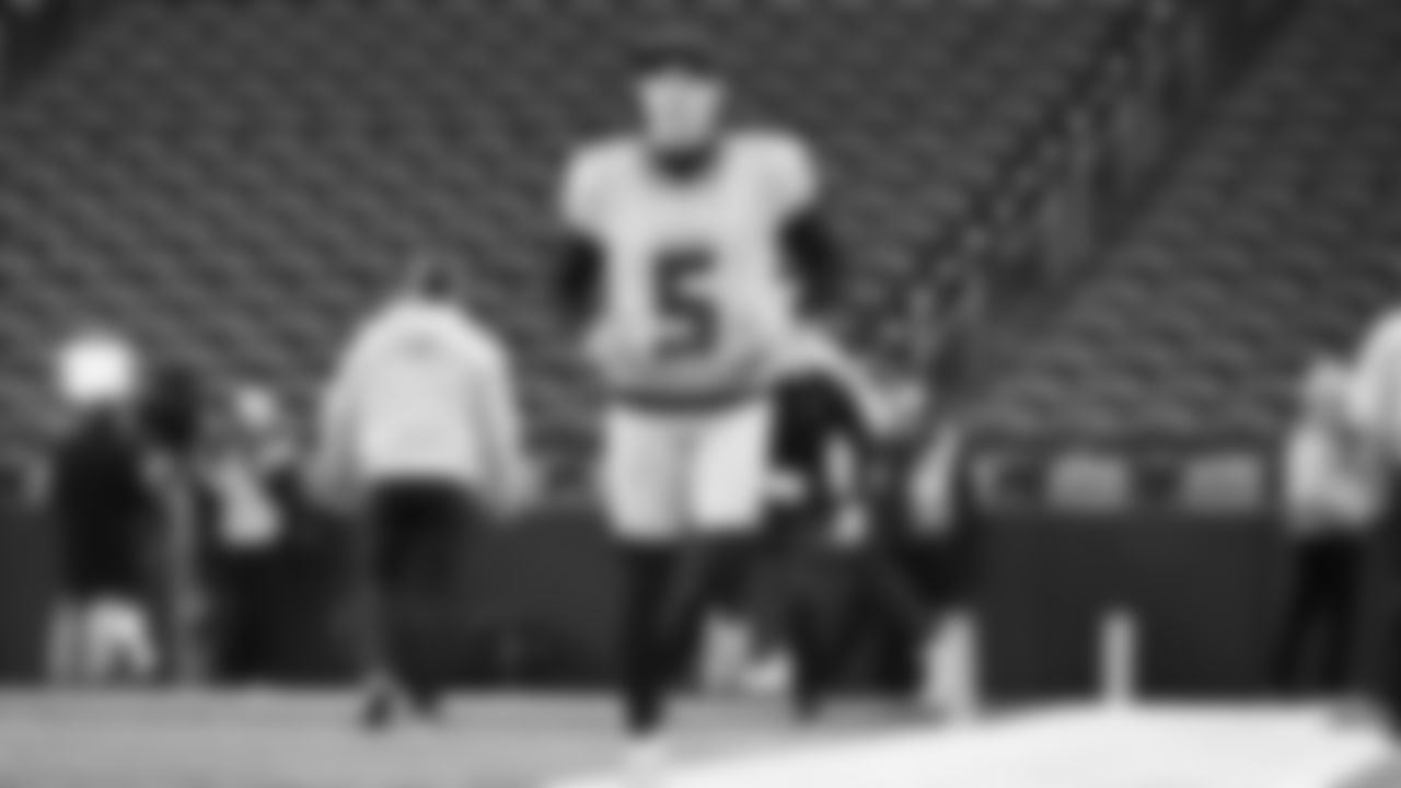 Seahawks kicker Jason Myers (5)  warms up at Lumen Field for the Week 16 matchup vs. the L.A. Rams.