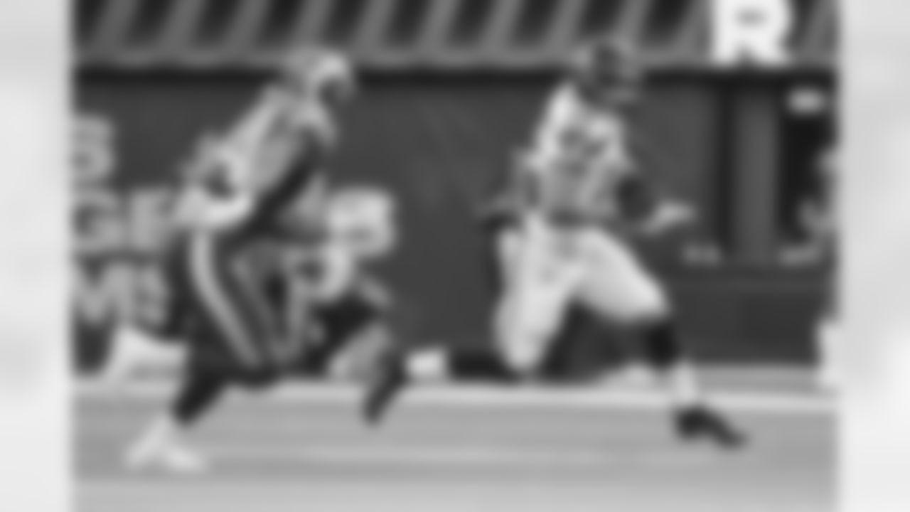 Seahawks running back Zach Charbonnet (26) at the Week 18 matchup against the Los Angeles Rams at SoFi Stadium on Sunday, January 5, 2025.