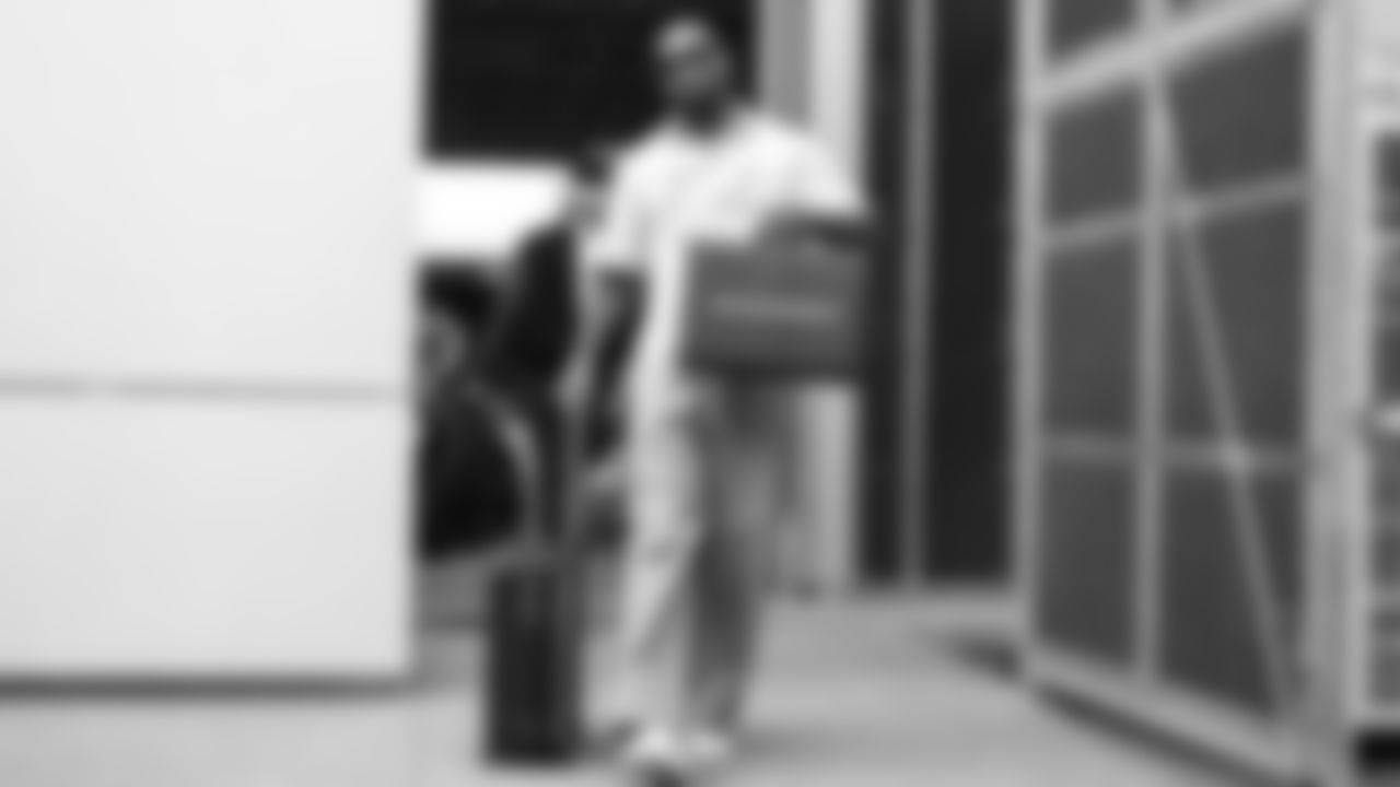 Seahawks defensive end DeMarcus Lawrence (0) departed the team hotel for the Week 18 matchup vs. the 49ers at Levi's Stadium.