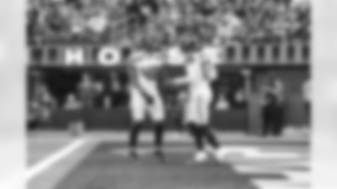 Seahawks linebacker Tyrice Knight (48) and Seahawks linebacker Ernest Jones IV (13) at the Week 18 matchup against the Los Angeles Rams at SoFi Stadium on Sunday, January 5, 2025.