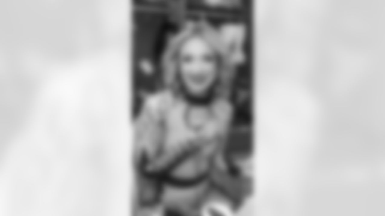 Congrats to Seahawks Pro Bowl Cheerleader, Ashli! Ashli was selected for the 2026 Pro Bowl and was recognized during Week 16 vs. the Los Angeles Rams on December 18, 2025 at Lumen Field.