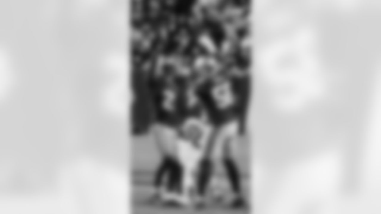 Seattle Seahawks at Washington Commanders for a week 9 throwback matchup on Nov 2, 2025