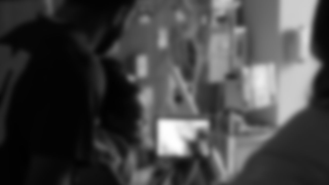 Seahawks Safety Julian Love and the Seahawks Dancers brought holiday spirit to Virginia Mason Medical Center's Critical Care Unit, visiting heart surgery patients and sharing encouragement during recovery.