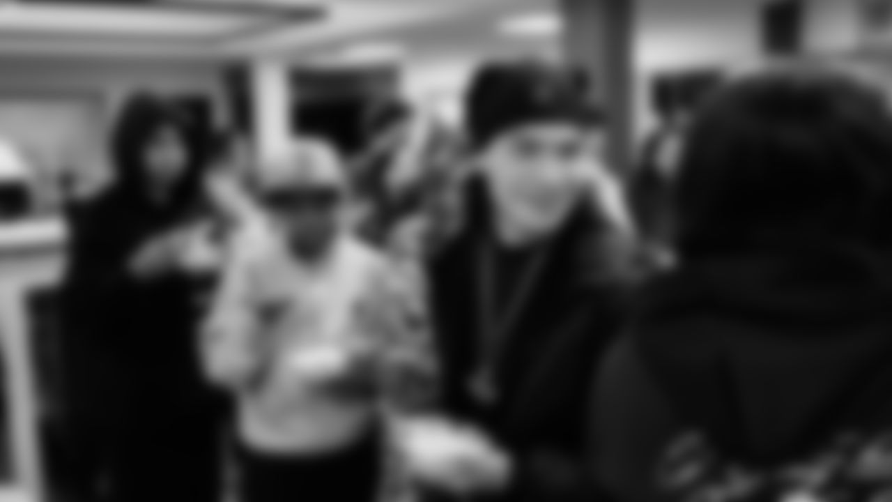 Seahawks Legend Garry Gilliam and Seahawks Dancers surprised teens at the Lake Hills Boys & Girls Club for a fun afternoon of Seahawks activities and crafting. One lucky winner also went home with two tickets to the Divisional Playoff game!