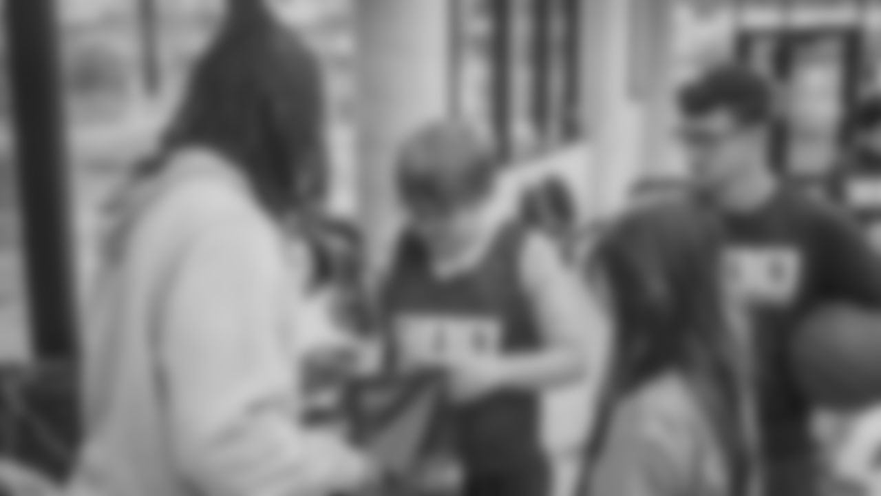 Canada Sensory Kit Donations-20251115_14-18-45_20