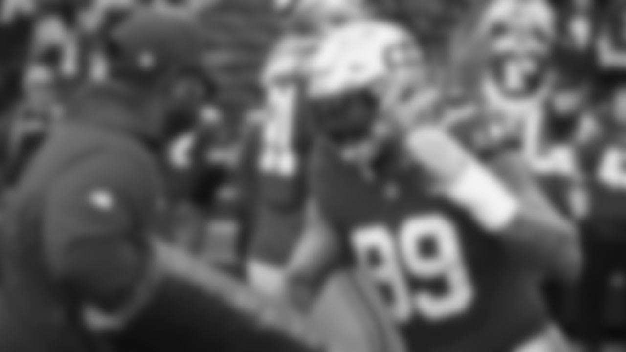 Seahawks defensive end Leonard Williams (99) warms up at Lumen Field for the Week 13 matchup vs. the Minnesota Vikings.