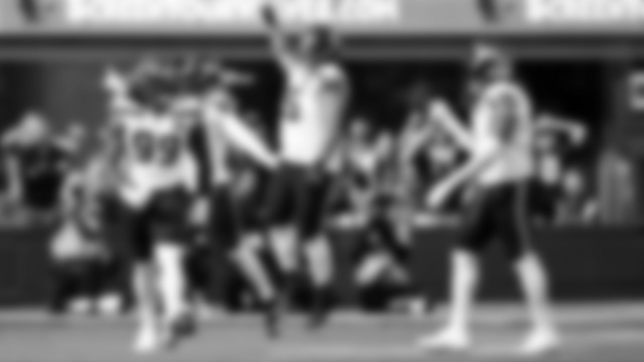 Seahawks at Rams on November 16, 2025