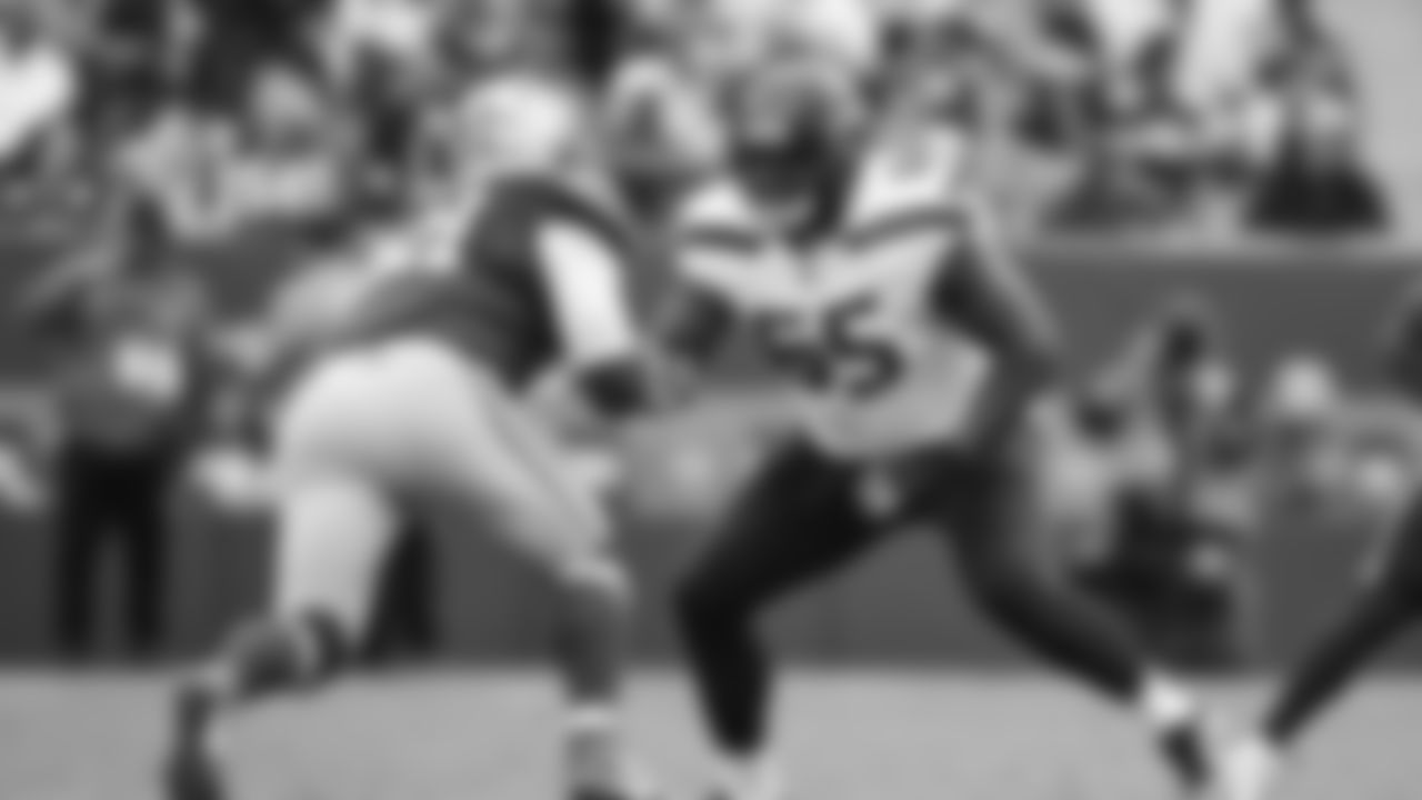 Seahawks tackle Michael Jerrell (65)