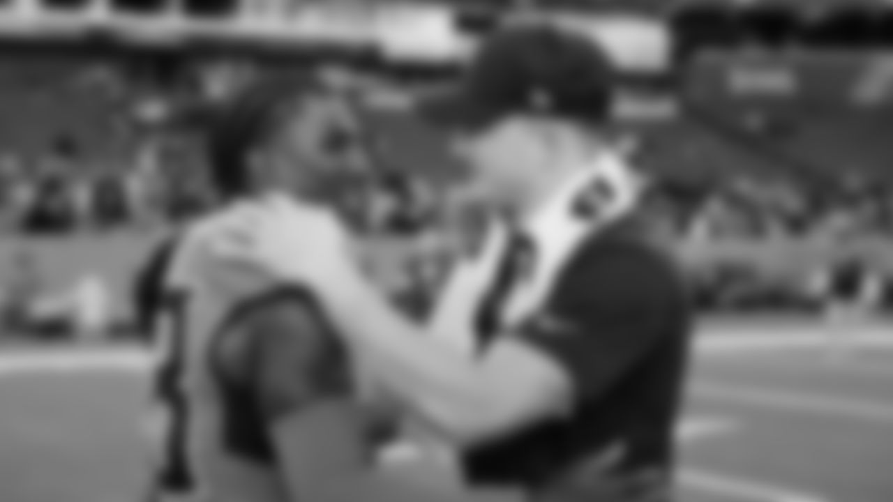 Seahawks celebrate the 30-24 win over the Tennessee Titans at Nissan Stadium on November 23, 2025.