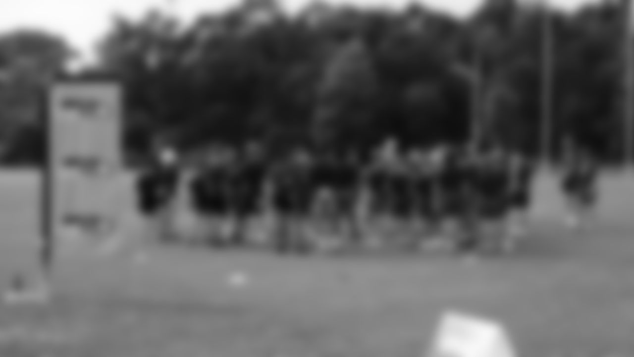 The Seahawks hosted a Seahawks Flag Football camp in Sydney, Australia where local kids had the opportunity to compete alongside Seahawks Legend Cliff Avril.