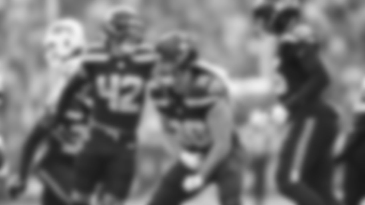 Seahawks fullback Brady Russell (38)