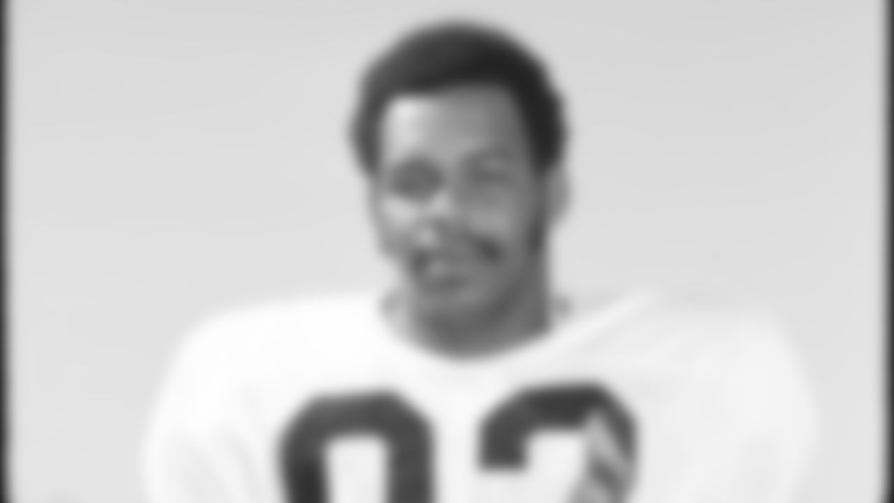 The Seahawks drafted Florida tight end Al Darby with the 157th overall pick in the 6th round of the 1976 NFL Draft.