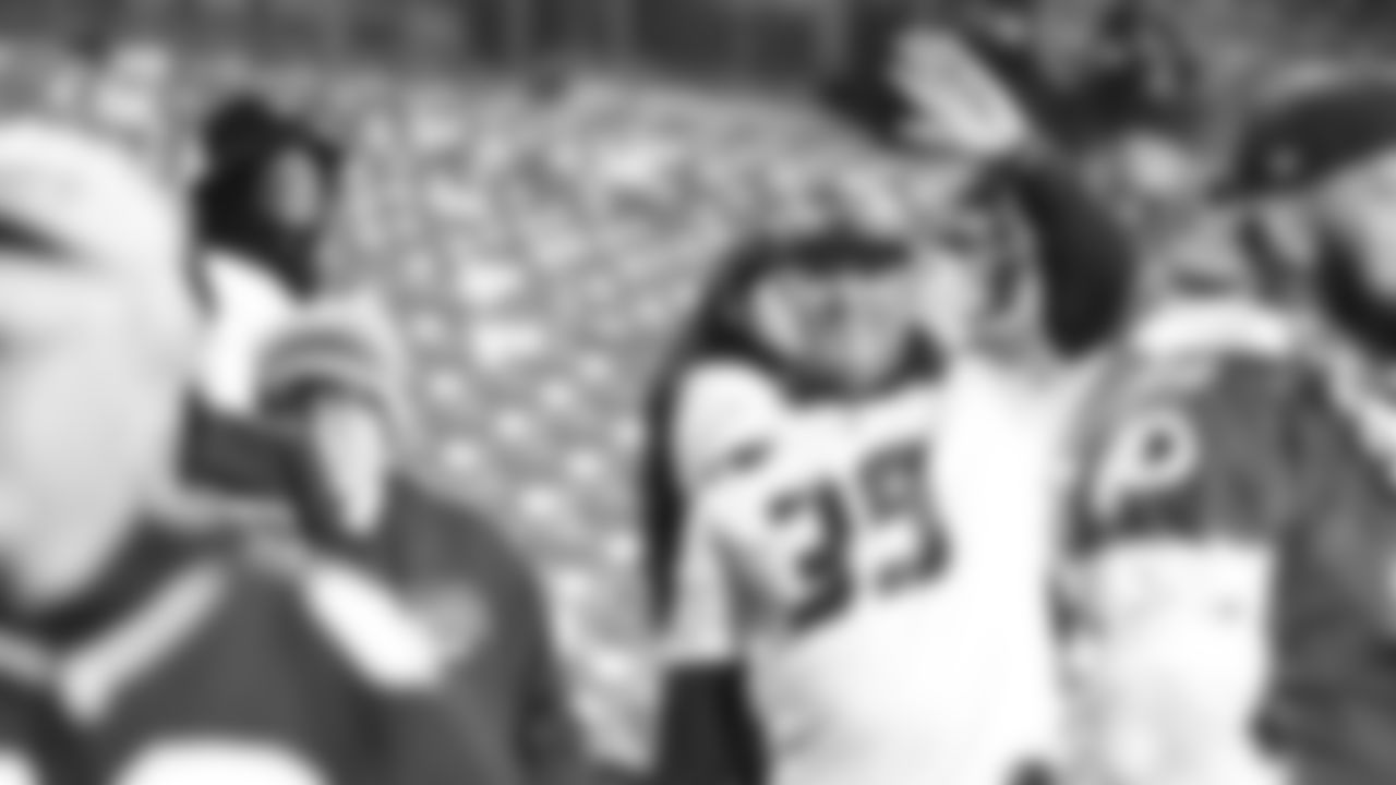 The 12s show up strong, traveling across the country for week 9 at the Commanders on Nov 2, 2025