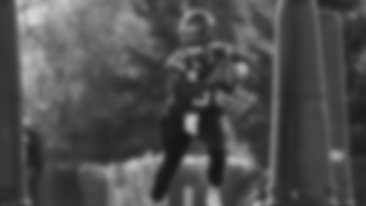 Seahawks quarterback Jalen Milroe (6) practiced on Thursday, November 20 at the Virginia Mason Athletic Center.