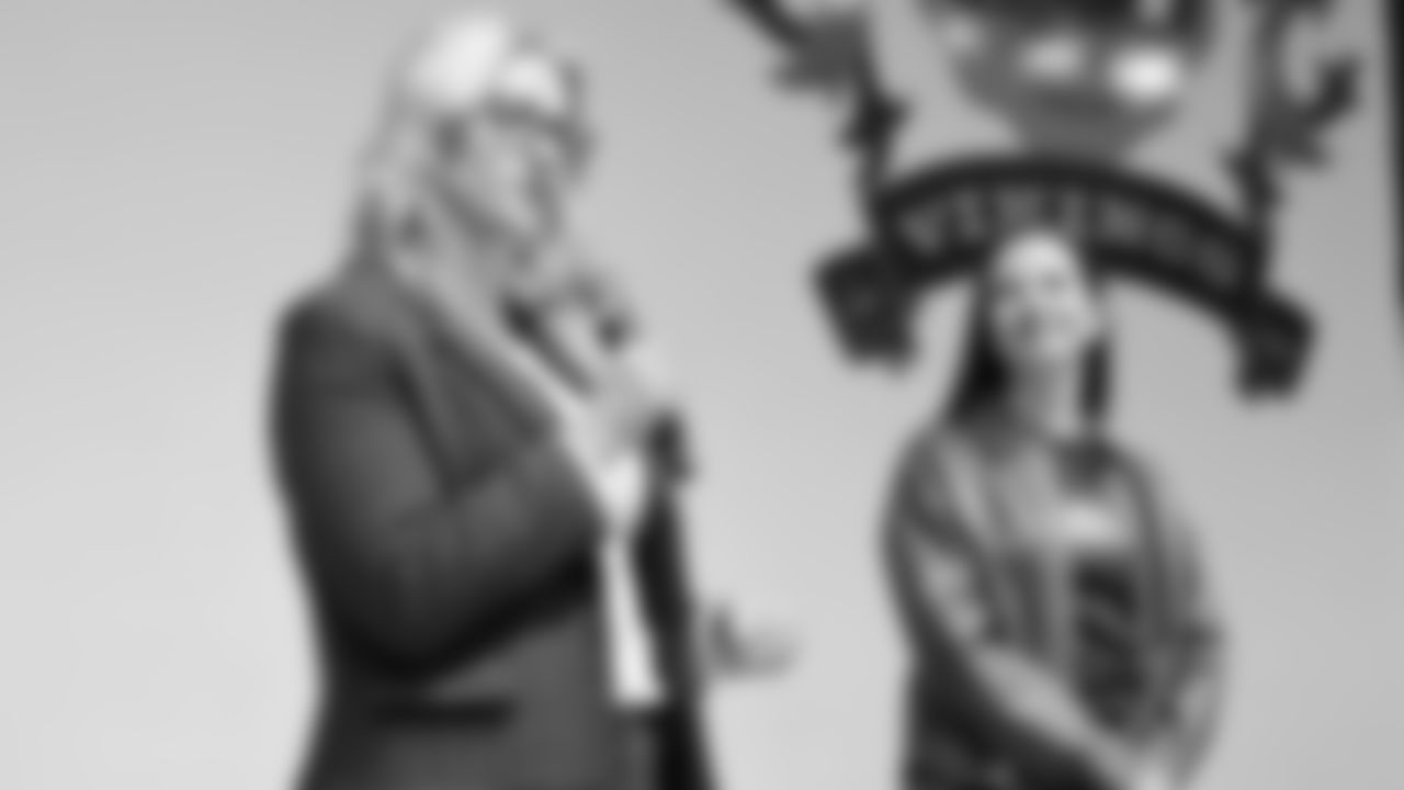 The Seahawks teamed up with EVERFI for a morning learning about mental health with students at Showalter Middle School on October 30, 2025.