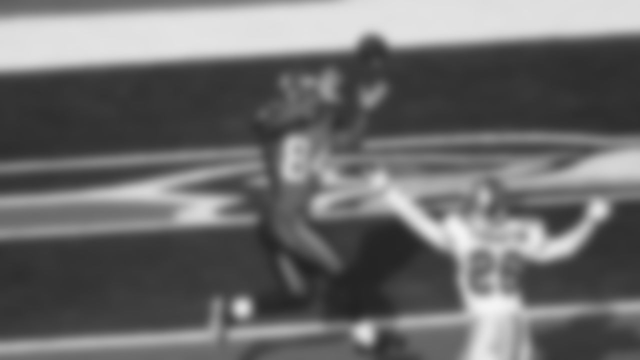 WR Bobby Engram 2001-2008