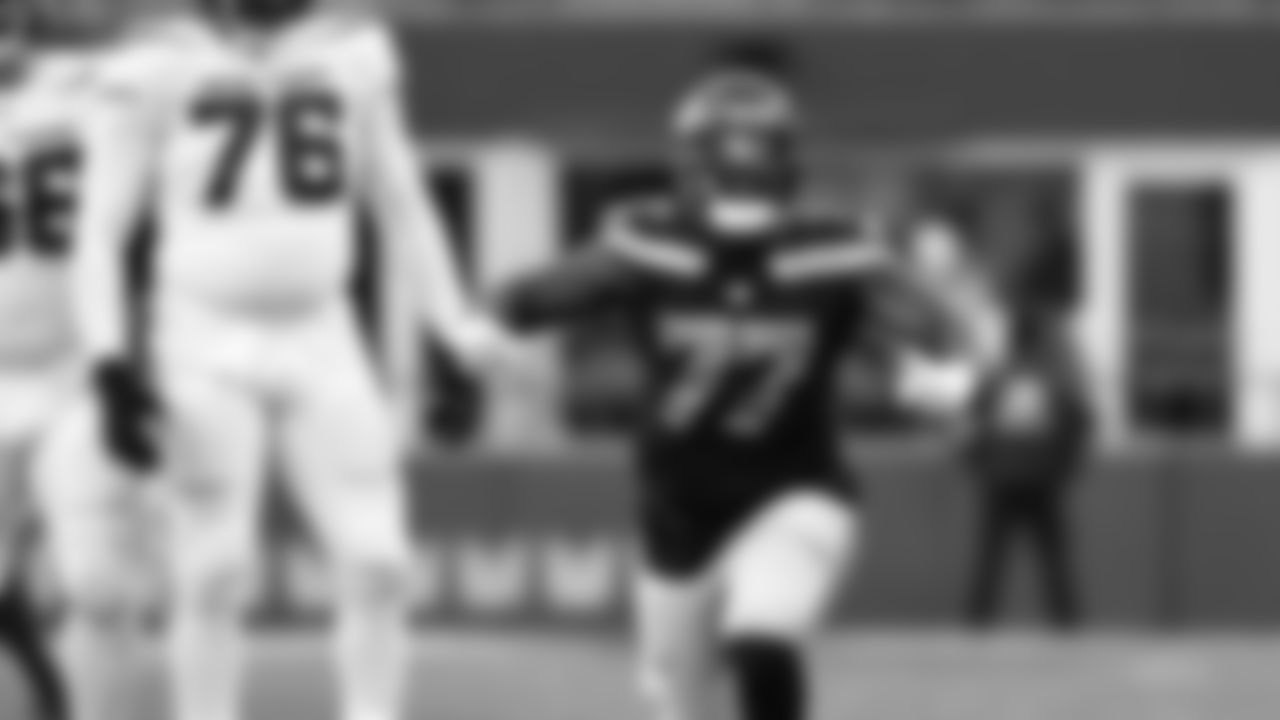 The Seahawks drafted Maryland defensive tackle Quinton Jefferson with the 147th overall pick in the 5th round of the 2016 NFL Draft.