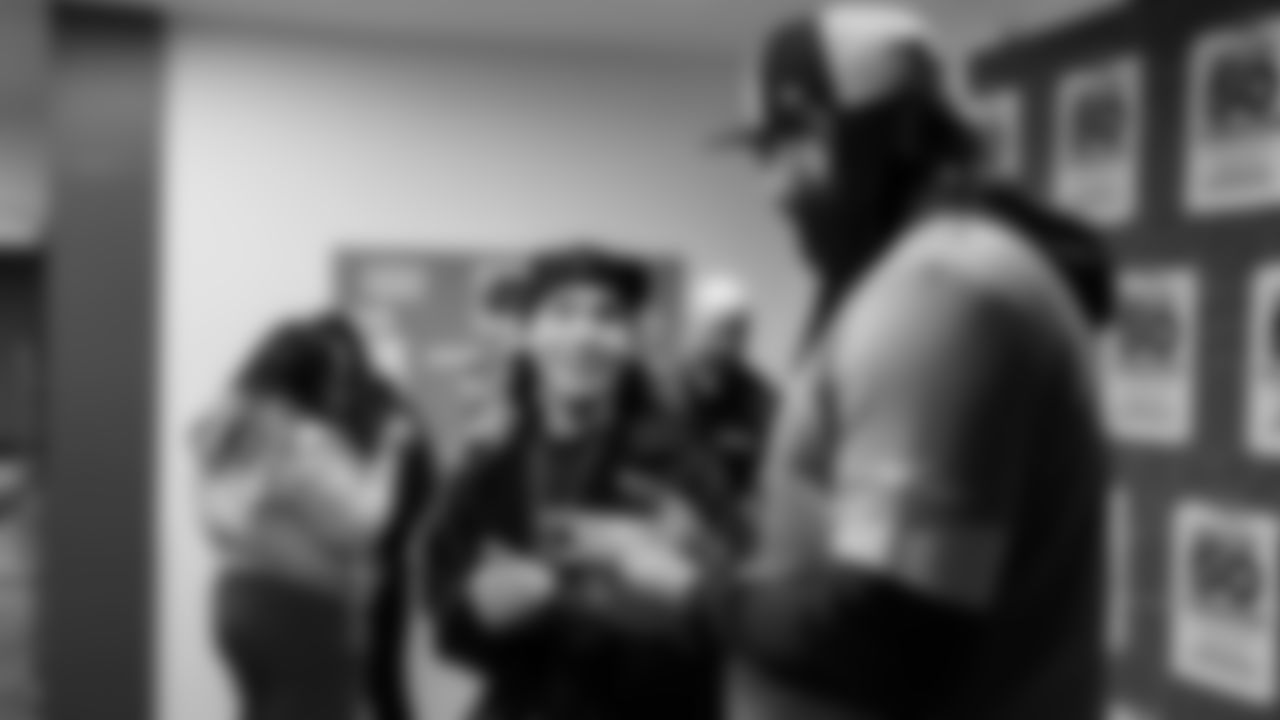 Seahawks Legend Garry Gilliam and Seahawks Dancers surprised teens at the Lake Hills Boys & Girls Club for a fun afternoon of Seahawks activities and crafting. One lucky winner also went home with two tickets to the Divisional Playoff game!