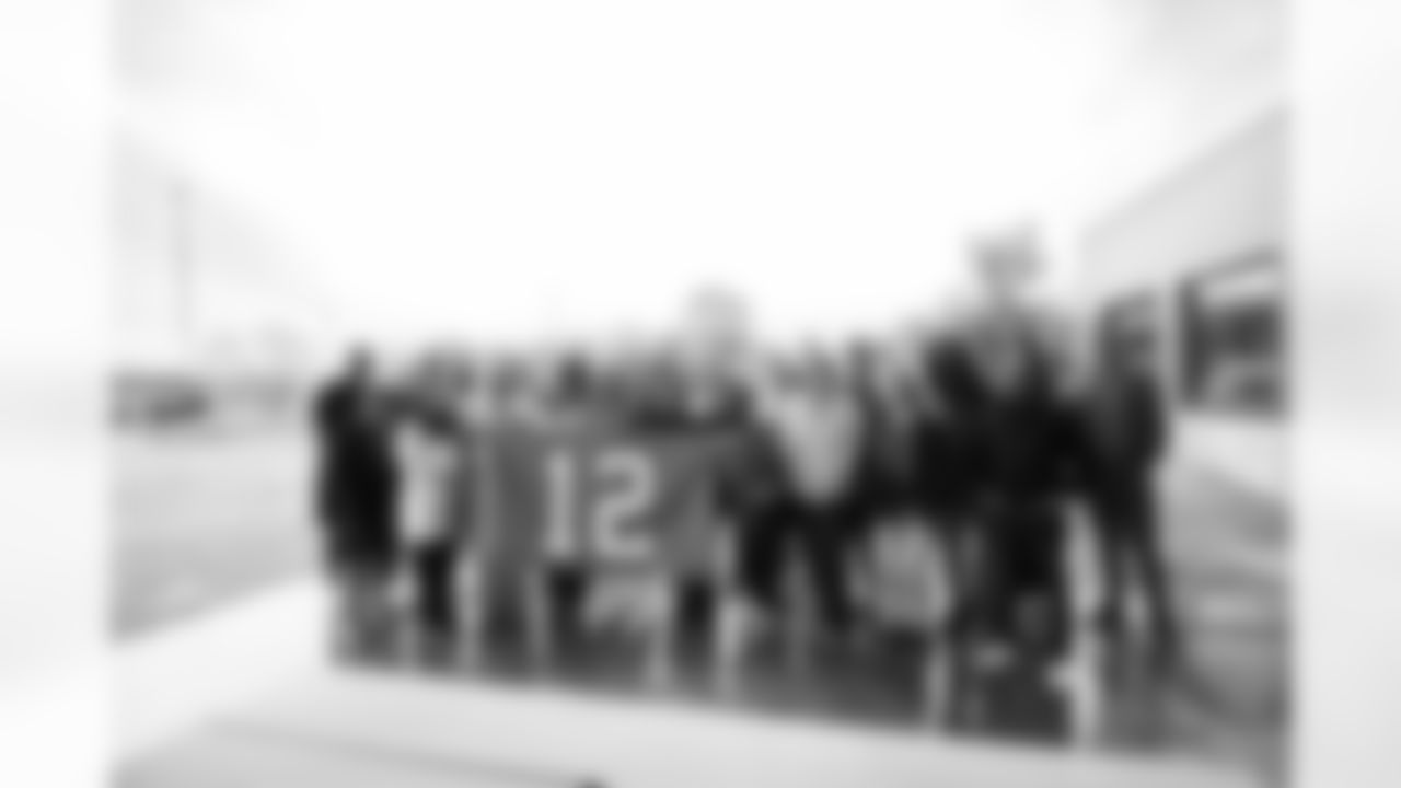 The Seattle Seahawks partnered with the Institute for Common Power to send members of their organization on the Truth and Purpose Learning Tour—a transformative, weeklong journey through the South to deepen their understanding of Black history in America. Participants visited historic sites and met Civil Rights leaders who helped shape the movement.