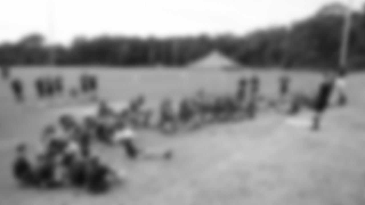 The Seahawks hosted a Seahawks Flag Football camp in Sydney, Australia where local kids had the opportunity to compete alongside Seahawks Legend Cliff Avril.