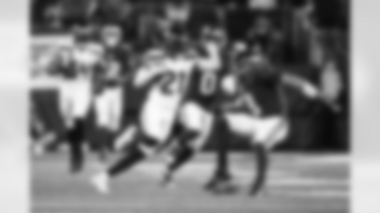 Seahawks cornerback Devon Witherspoon (21)