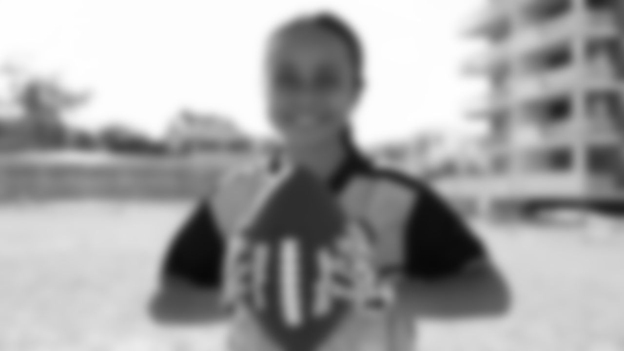 During a visit to Australia, Seahawks Legend Cliff Avril and Blitz stopped by the Kurranulla Aboriginal Corporation Community Center to play flag football and rugby alongside the Cronulla Sharks.