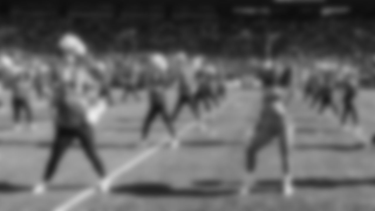 On Saturday, October 5th, Sea Gals/Seahawks Dancers alumni performed at Lumen Field.