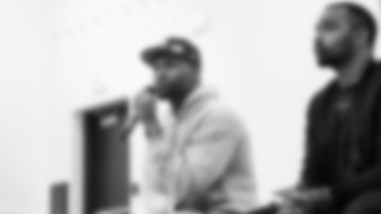 Seahawks Legends Doug Baldwin and Cliff Avril visited Kent-Meridian High School on Tuesday, October 14, 2025 to present the school with a Nourishing Champions Award.