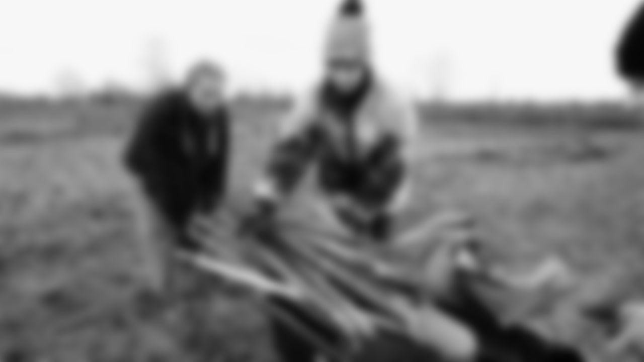 The Seahawks and Legend Norm Johnson spent the day volunteering at a farm in Snohomish County on January 8, 2026.