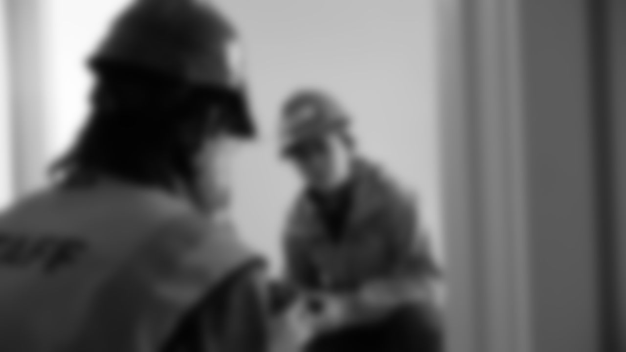 In recognition of Salute to Service Month, the Seahawks and Starbucks joined forces to learn, share, and build together to help provide affordable, stable housing to Veterans in our community.