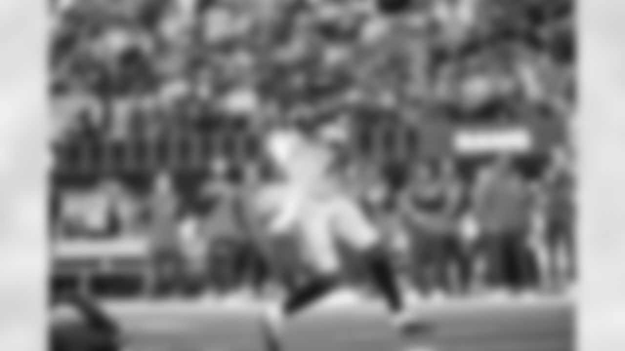 Seahawks quarterback Geno Smith (7) at the Week 18 matchup against the Los Angeles Rams at SoFi Stadium on Sunday, January 5, 2025.