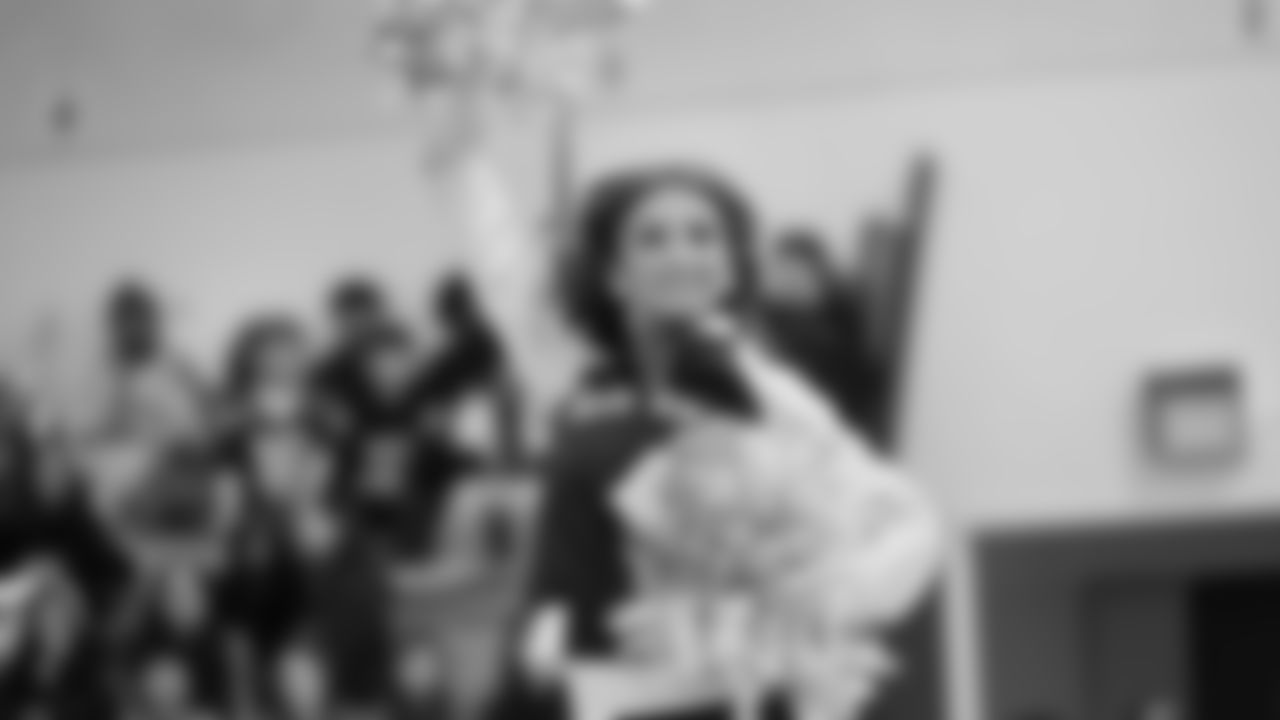 Students at Washington Middle School were surprised with a pep rally on Friday, bringing together the unique tie between sport and music. Blue Thunder, Seahawks Dancers and Legend Lofa Tatupu played a Super Bowl edition of Seahawks trivia, as well as a performance by Blue Thunder and special appearance by Seattle music legend and lead guitarist for Pearl Jam, Mike McCready.