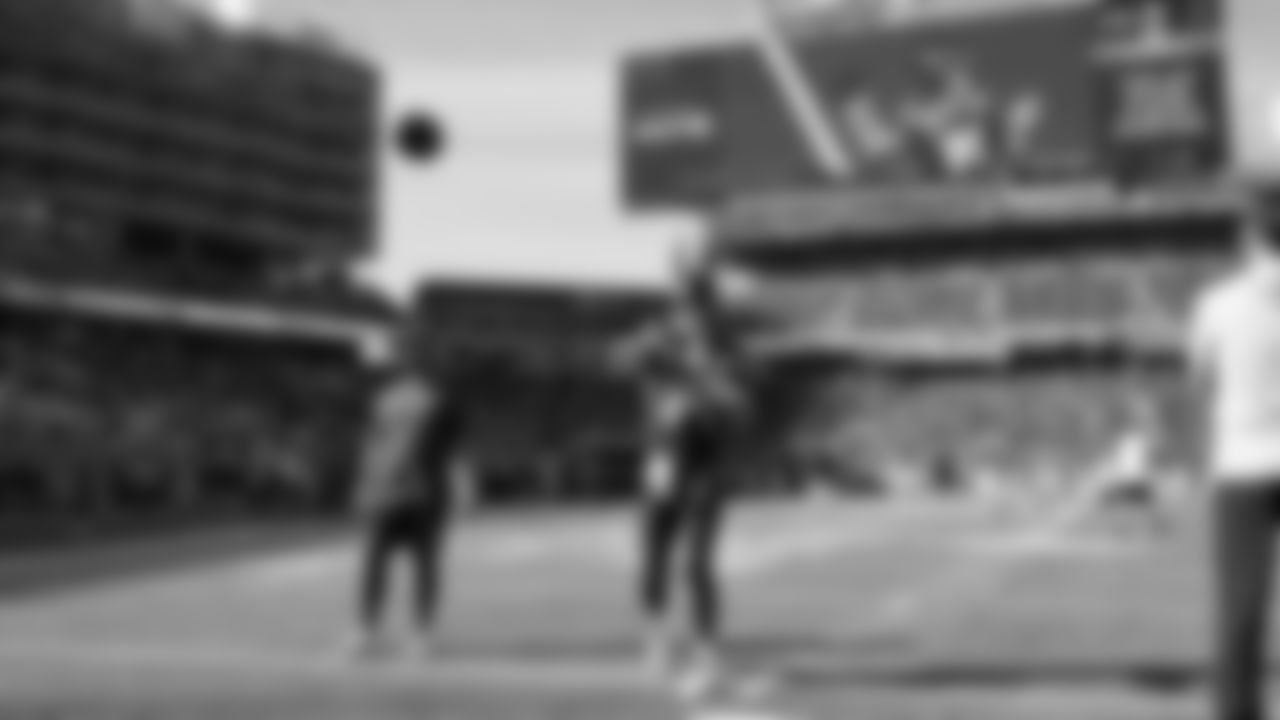 Super Bowl LX Warmups-20260208_22-31-11_6701