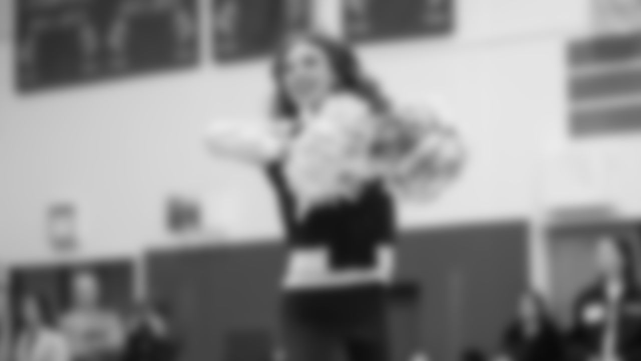 Students at Washington Middle School were surprised with a pep rally on Friday, bringing together the unique tie between sport and music. Blue Thunder, Seahawks Dancers and Legend Lofa Tatupu played a Super Bowl edition of Seahawks trivia, as well as a performance by Blue Thunder and special appearance by Seattle music legend and lead guitarist for Pearl Jam, Mike McCready.