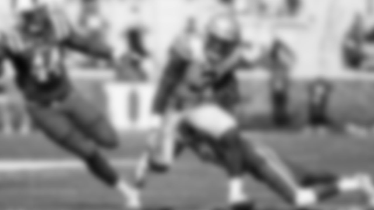 Florida State's Cam Akers (3) carries the ball ahead of Duke's Joe Giles-Harris (44) and Jeremy McDuffie (9) during the first half of an NCAA college football game in Durham, N.C., Saturday, Oct. 14, 2017. (AP Photo/Ben McKeown)