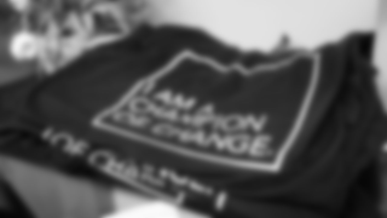 The Game Changers Program celebrated the completion of the program with a night of fun and games with Seahawks Legend Garry Gilliam on November 7, 2025.