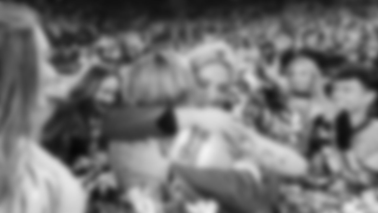 Congrats to Seahawks Pro Bowl Cheerleader, Ashli! Ashli was selected for the 2026 Pro Bowl and was recognized during Week 16 vs. the Los Angeles Rams on December 18, 2025 at Lumen Field.